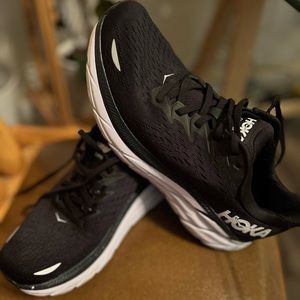 Hoka Clifton 8